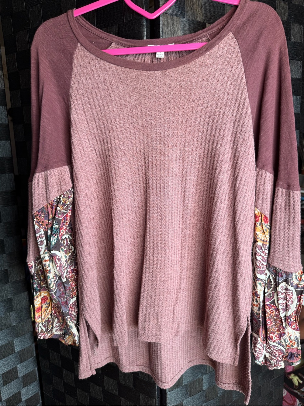 Umgee Mauve Waffle Knit Raglan Top with Floral Balloon Sleeves